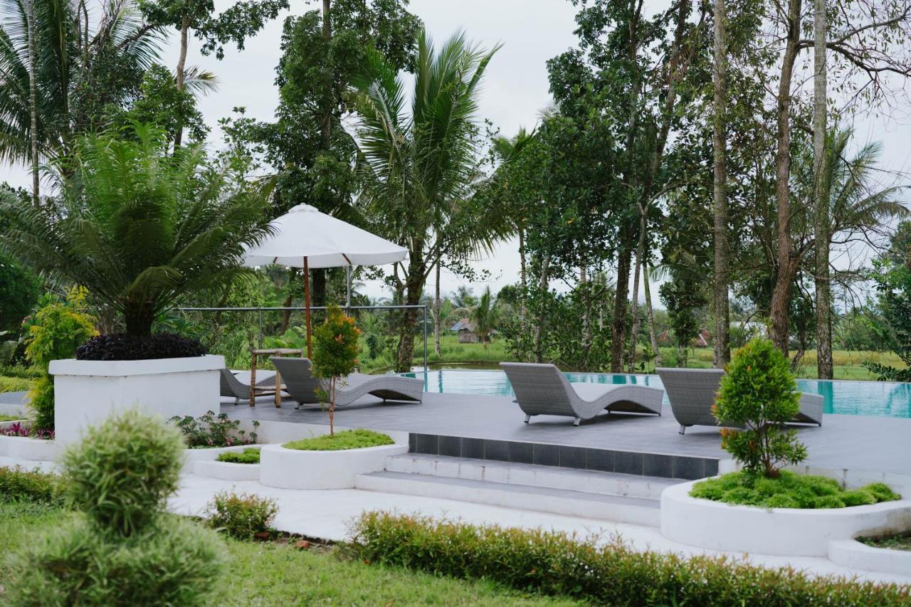 Nirvana Hotel Resort Tetebatu Exterior photo