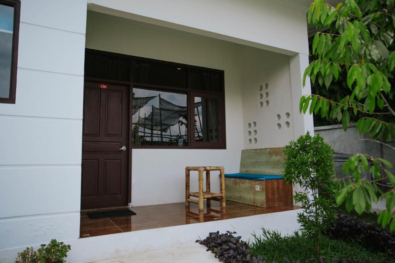 Nirvana Hotel Resort Tetebatu Exterior photo