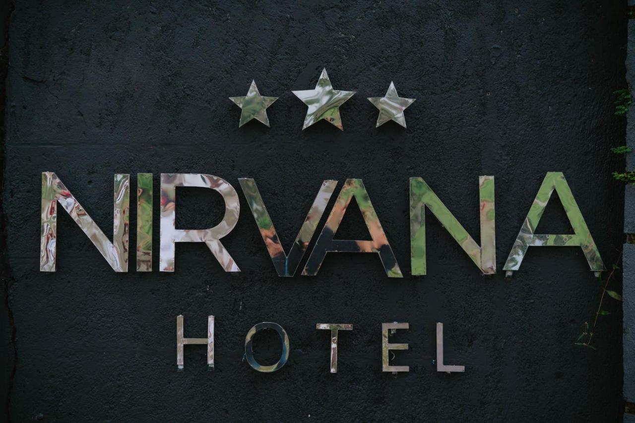 Nirvana Hotel Resort Tetebatu Exterior photo