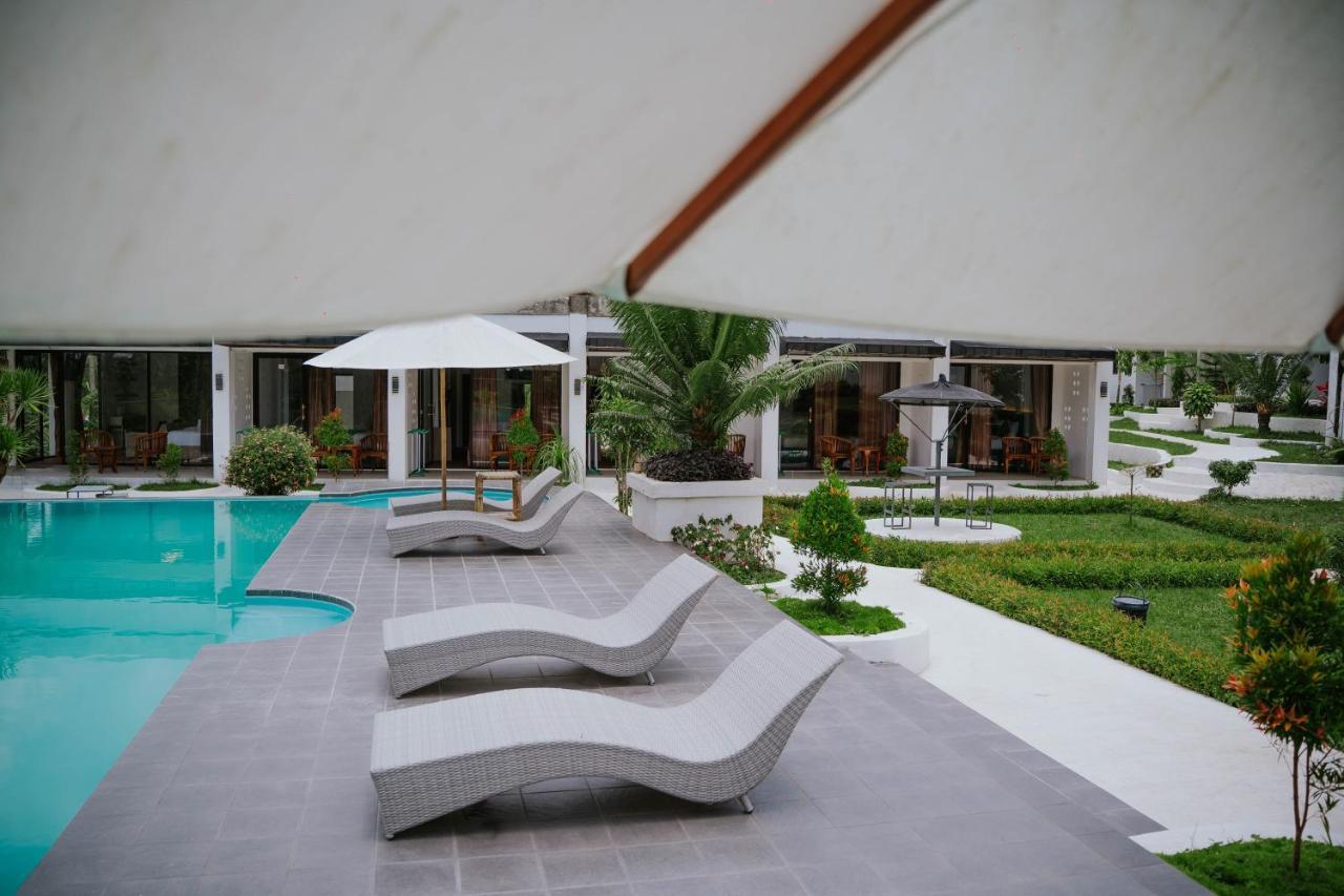 Nirvana Hotel Resort Tetebatu Exterior photo