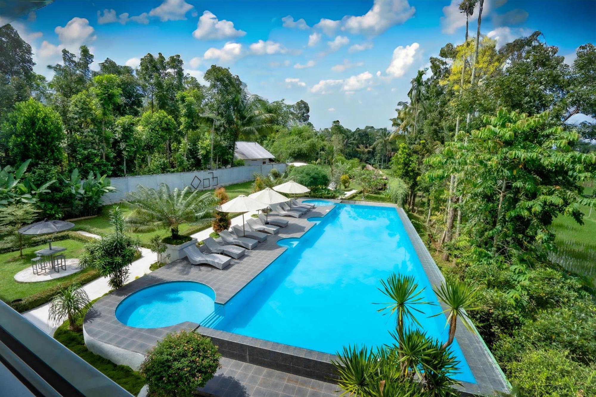 Nirvana Hotel Resort Tetebatu Exterior photo